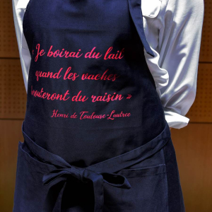 Tablier ''Je boirai du lait quand les vaches brouteront du raisin''