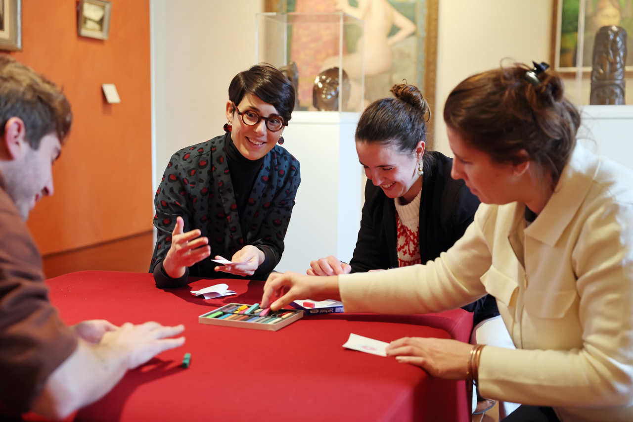 Découverte ludique des collections pour les adultes